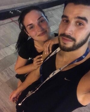 Fefi Oliveira Instagram - Ayer cumplimos 7 años de novios y hoy 2 años de casados y hay algunos momentos que me gustaría recordar de nuestra historia...
2-) Cuando me enamore
3-) Cuando venías a Miami y nos gustabamos en silencio
4-) Cuando te robe nuestro primer beso despues de trotar todo biscayne
5-) Nuestro primer 31 juntos como novios
6-) Nuestro primer añito como novios
7-) Cuando la música nos unió y nos hizo más fuertes
8-) Cuando nos dió por hacer videos musicales
9-) Nuestro primer viaje a cancun
10-) Cuando grabamos mil tiktoks mientras pasabamos pandemia juntos en casa de mis papas
11-) Cuando tuvimos nuestro primer apto juntos en Bogota
12-) Cuando me regalaste un cumple soñado en Key largo con toda la familia
13-) Cuando celebramos tu cumple en Dubai
14-) Cuando nos comprometimos❤️
15-) Esta me recuerda lo feliz que somos creando de la nada y trabajando juntos
16 y 17-) Cuando me convertí en tu esposa desde siempre y para siempre
18-) Nuestra luna de miel soñada
19-) Nuestro primer añito casados
20-) El amanecer más lindo que hayamos vivido juntos hasta hoy.

Gracias por amarme y aceptarme como soy. Te amo desde siempre y para siempre.