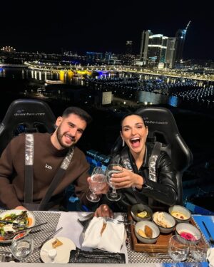 Fefi Oliveira Instagram - Ayer cumplimos 7 años de novios y hoy 2 años de casados y hay algunos momentos que me gustaría recordar de nuestra historia...
2-) Cuando me enamore
3-) Cuando venías a Miami y nos gustabamos en silencio
4-) Cuando te robe nuestro primer beso despues de trotar todo biscayne
5-) Nuestro primer 31 juntos como novios
6-) Nuestro primer añito como novios
7-) Cuando la música nos unió y nos hizo más fuertes
8-) Cuando nos dió por hacer videos musicales
9-) Nuestro primer viaje a cancun
10-) Cuando grabamos mil tiktoks mientras pasabamos pandemia juntos en casa de mis papas
11-) Cuando tuvimos nuestro primer apto juntos en Bogota
12-) Cuando me regalaste un cumple soñado en Key largo con toda la familia
13-) Cuando celebramos tu cumple en Dubai
14-) Cuando nos comprometimos❤️
15-) Esta me recuerda lo feliz que somos creando de la nada y trabajando juntos
16 y 17-) Cuando me convertí en tu esposa desde siempre y para siempre
18-) Nuestra luna de miel soñada
19-) Nuestro primer añito casados
20-) El amanecer más lindo que hayamos vivido juntos hasta hoy.

Gracias por amarme y aceptarme como soy. Te amo desde siempre y para siempre.