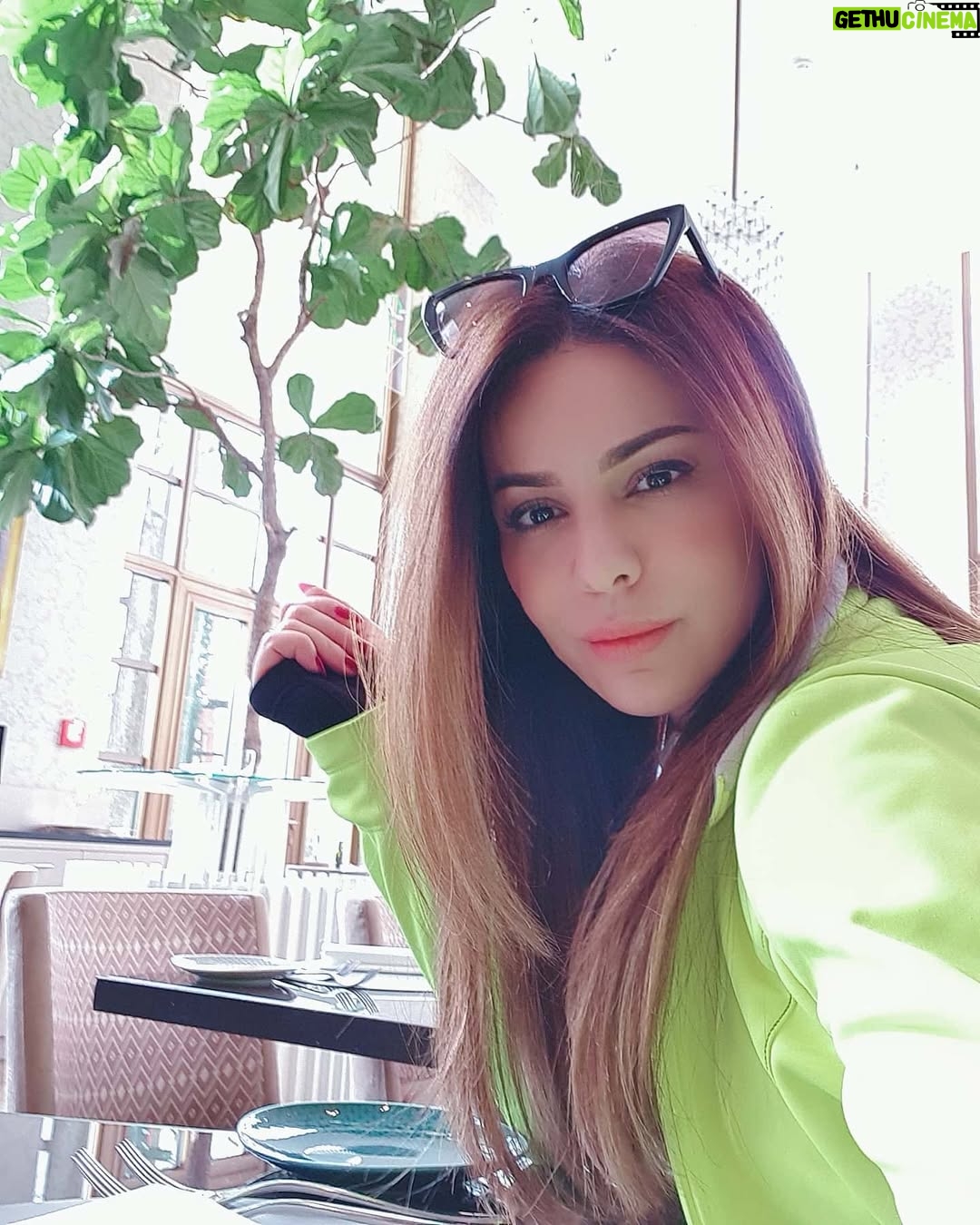 Feriel Graja - 9.3K Likes - Morning 🍀  #fery #winter #february
#munich #germany
