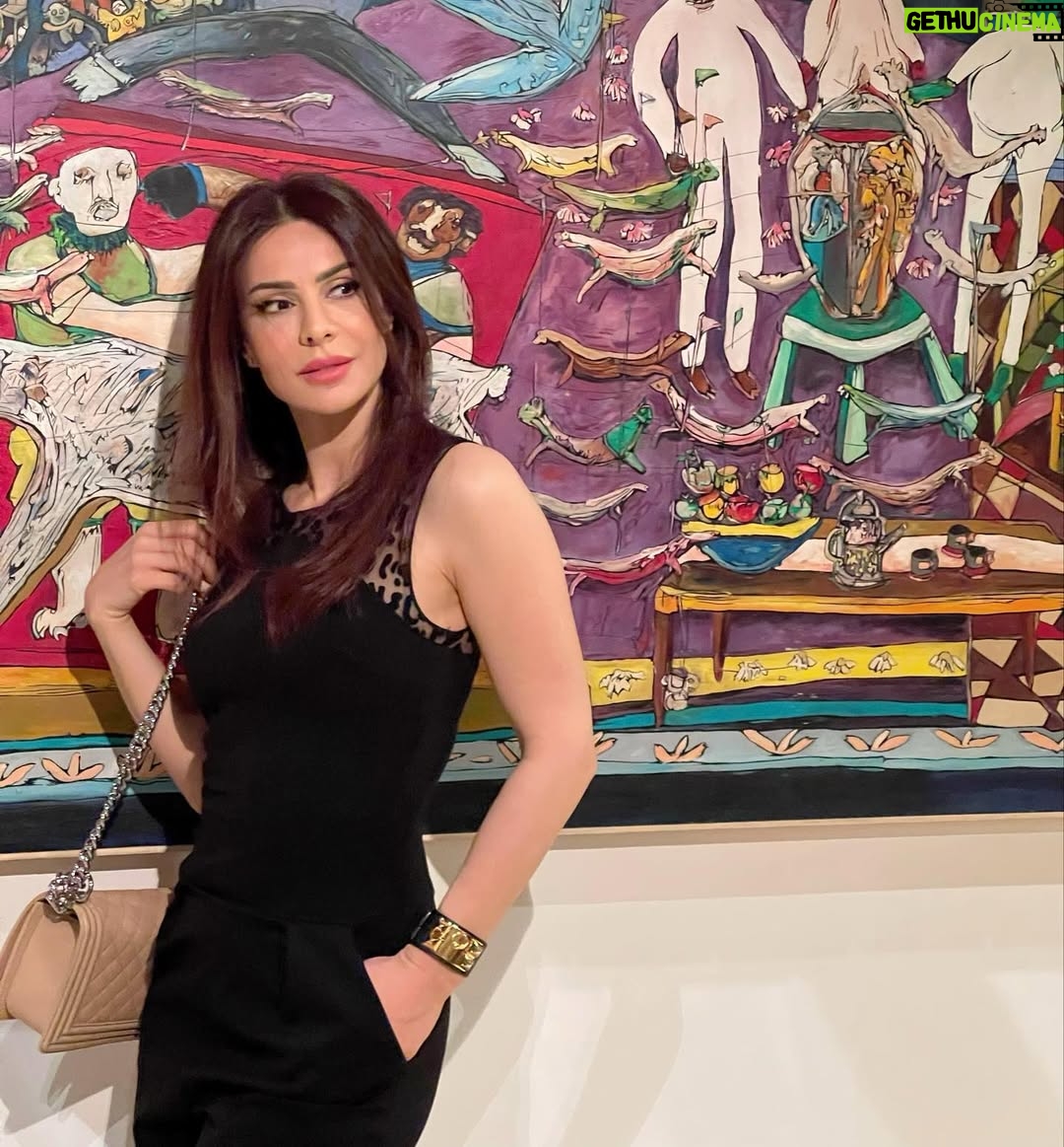 Feriel Graja - 6.3K Likes - Life is art...live yours in Color 🌈 
#black #color #art #life #contrast #jumpsuit #look #ouftit #actress #fery 
Tap for more details