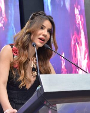 Feriel Graja Instagram - اجمل الجوائز هي التي تأتينا من بلد و شعب نحبه كالمغرب ...النجاح الشخصي جميل و يصبح اجمل لما يكون التكريم جماعيا مع مجموعة من النجوم الساطعة في سماء العالم العربي من مصر على غرار النجمين الصديقين محمد حماقي و زينة و طبعا نجوم اخرون من الجزائر و المغرب ...شكرا لمهرجان "كاز ارت " لتتويج نجاحاتي على مدار أربع و عشرون سنة من  العطاء الفني ...و ما احلى الاعتراف بالنجاح ...شكرا 
Total look: 
Dress: @philipppleinofficial 
Accessories : @rayhana_creations_officiel
Shoes: @Gucci 
Glam team: @glowy_beauty_lounge #casartfestival 
#Morocco