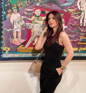 Feriel Graja Instagram - Life is art...live yours in Color 🌈 
#black #color #art #life #contrast #jumpsuit #look #ouftit #actress #fery 
Tap for more details