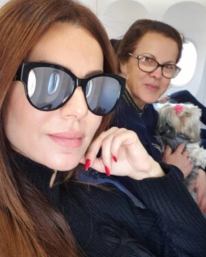 Feriel Graja Instagram - Joyeuse fête ma reine👑...mon âme💞 ...ma vie😍...ma raison  d'être🤱...malgré les distances je tiens à te dire que tu es une mère par excellence ...j'ai vécu le bonheur de ta présence...rien ne vaut l'amour que tu m'as donné...rien que ta voix me console avec tes belles paroles et tes prières...que dieu te bénisse ...joyeuse fête maman ❤... je t'aime 
ربي يحفضك و يخليك ليا يا اغلى ام في الدنيا ❤...كل عام و انت بخير