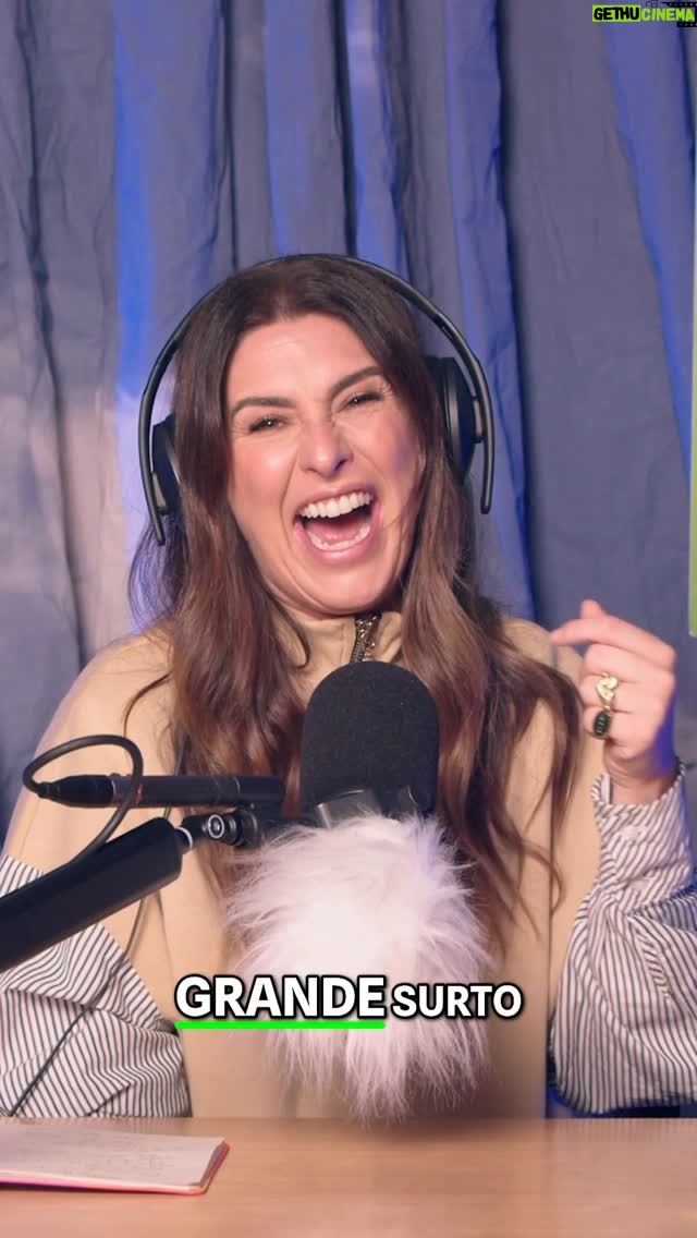 Fernanda Paes Leme - 3 Likes - No @grande.surto dessa semana, eu estou sozinha, mas acompanhada. Como assim?! Falei do #DançaDosFamosos e, CLARO, que a @nicolebahls marcou presença de alguma forma. Tem link na bio pra assistir completo. AI QUE TUDO!