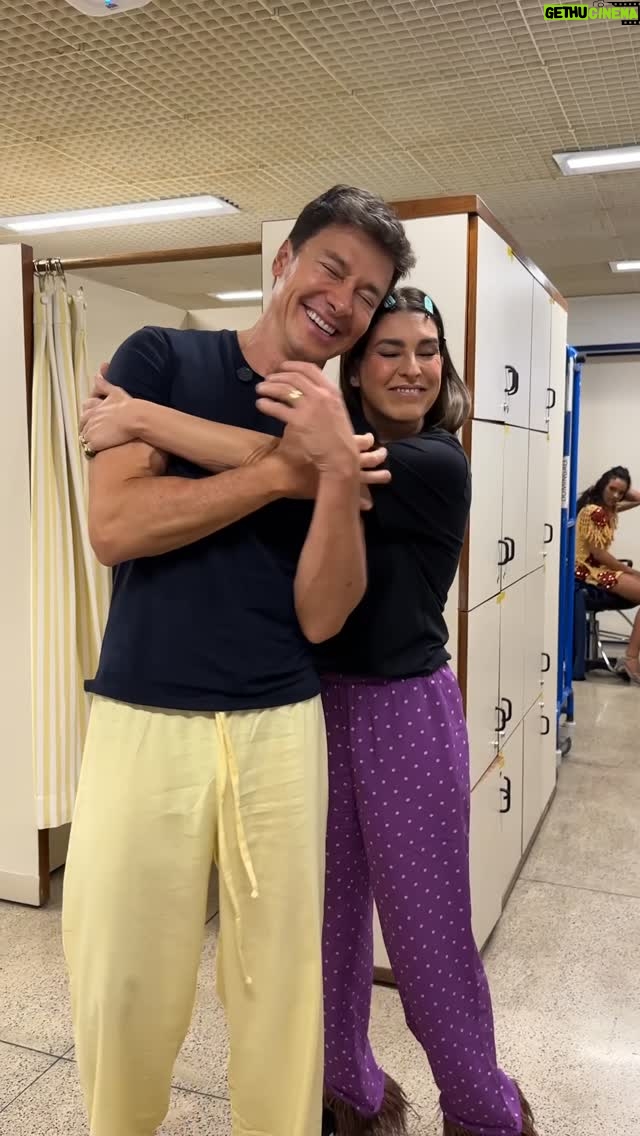 Fernanda Paes Leme - 3 Likes - Agora que eu não preciso ensaiar mais, o FEPAPINHO tá ficando maior 😅. Puro suco de surto com o @rodrigofaro. Icônico demais. 🫶🏼
