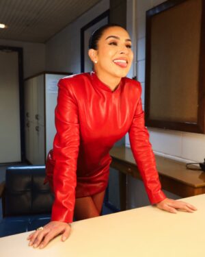 Fernanda Paes Leme Instagram - Quem adivinha onde eu fui toda trabalhada no morangão do amor?! ❤️😉
📸 @wallaceximenesoficial