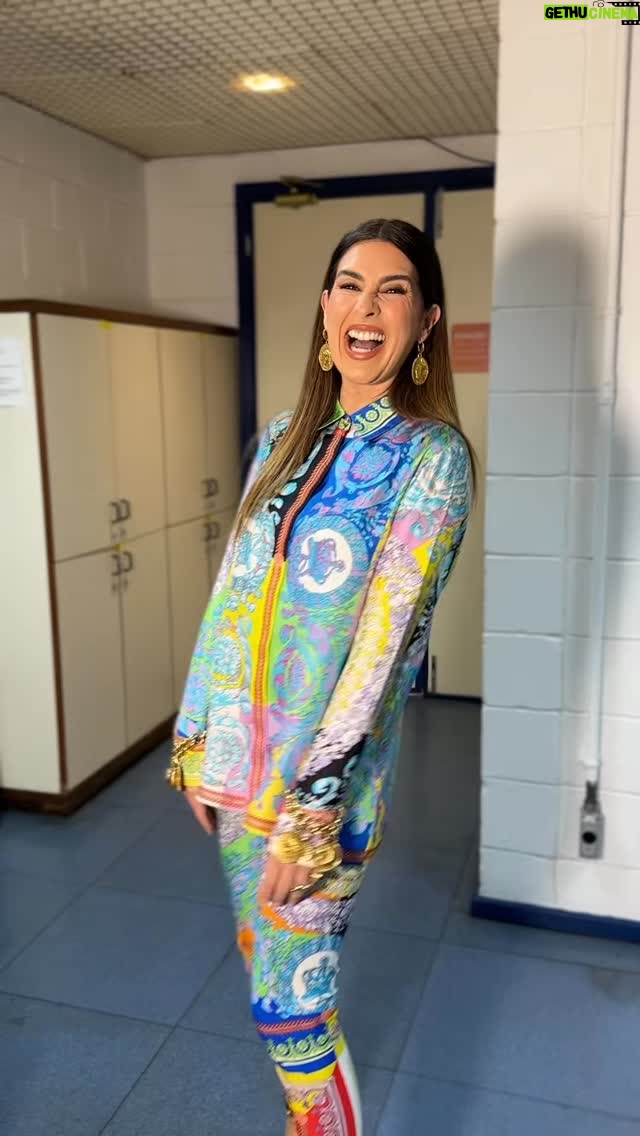 Fernanda Paes Leme - 3 Likes - De eliminada a efetivada! Tô de volta ao @domingao e não vai sobrar bastidores sobre bastidores. Quem vocês querem que eu vá atrás na semana que vem?! 😉😅