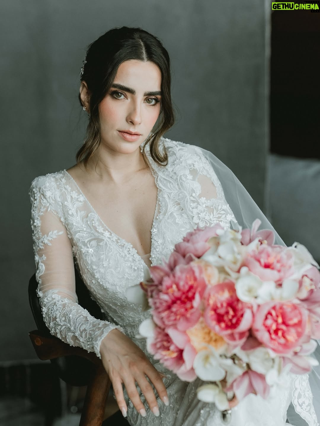 Fernanda Urdapilleta - 182.8K Likes - seguimos con fotos de la boda 🤩