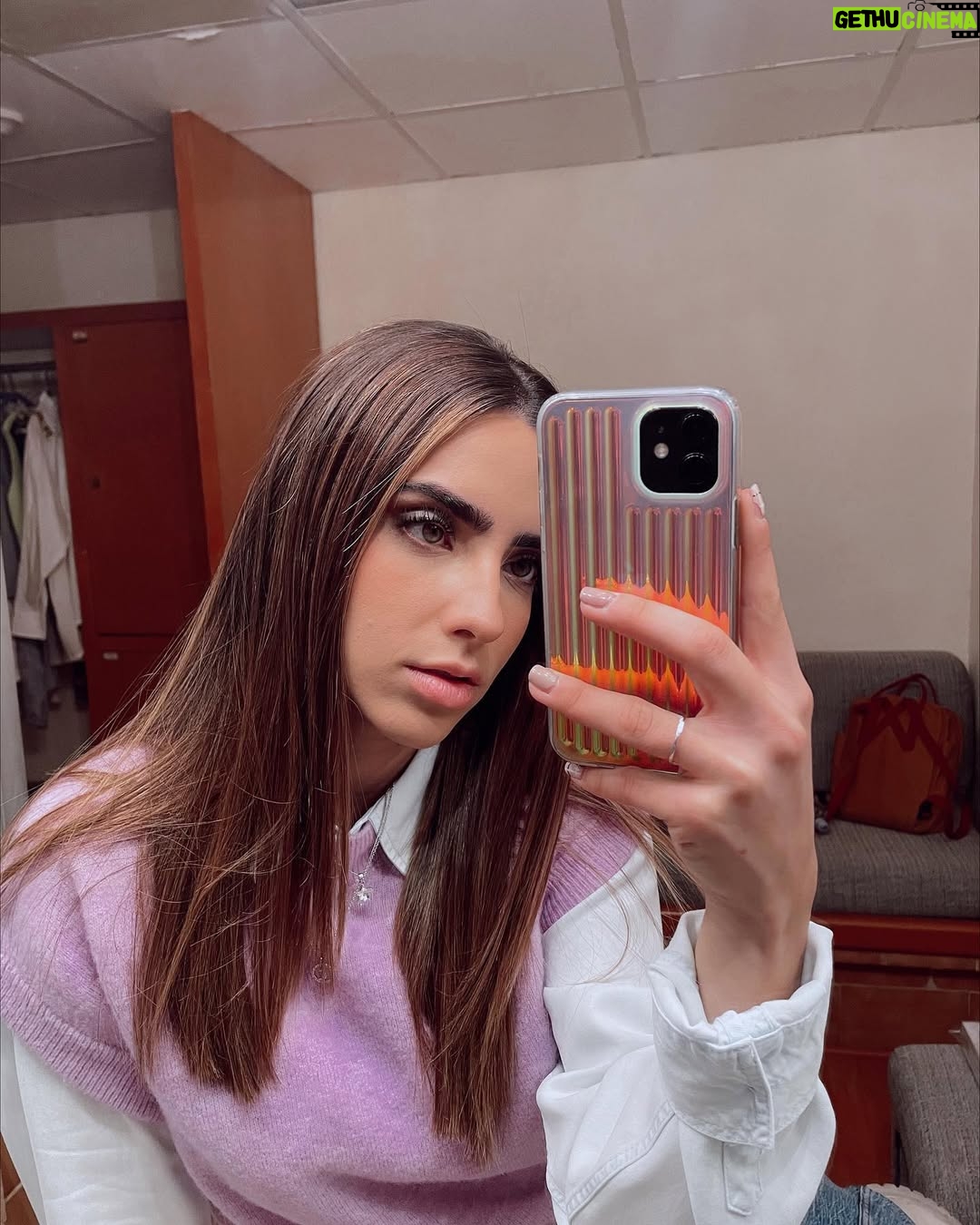 Fernanda Urdapilleta - 125.6K Likes - mis días se resumen en: vivir entre el foro 8 y locaciones 🤍🤩 pero no podría ser más feliz