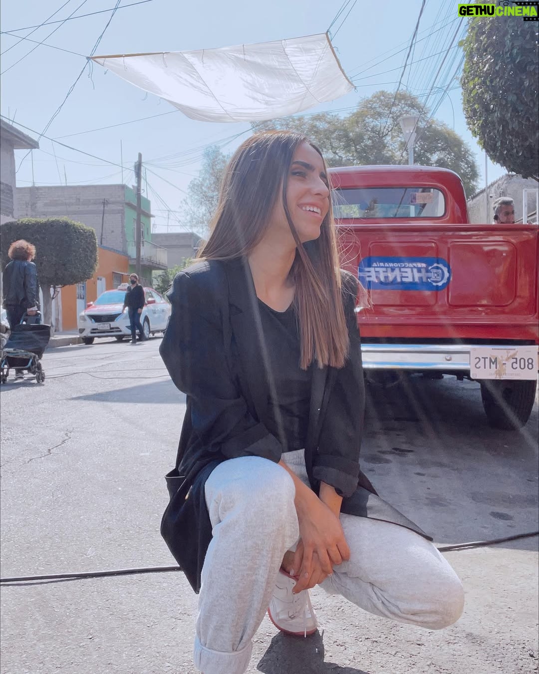 Fernanda Urdapilleta - 125.6K Likes - mis días se resumen en: vivir entre el foro 8 y locaciones 🤍🤩 pero no podría ser más feliz