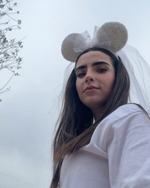 Fernanda Urdapilleta Instagram - bach day 3 🏰❤️
“the bach club takes Disney”
un sueño hecho realidad: caminar con mis orejas de Minnie Mouse versión bride con mis mejores amigas y mis hermanas por todo Magic Kingdom! Ese día fue MUY mágico y se quedará por siempre en mi corazón! Y si, @merygalindo_ tomó la foto más pinterest del mundo (la penúltima 🫶🏼)