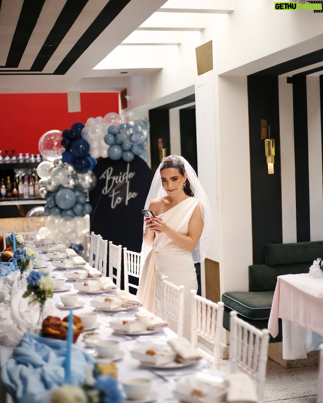 Fernanda Urdapilleta - 187.3K Likes - Something blue before “I do” en @ivoiremx 🩵 
Tuve el bridal shower más hermoso del mundo. Fue un día lleno de amor, risas, lágrimas y sorpresas 🫰🏼