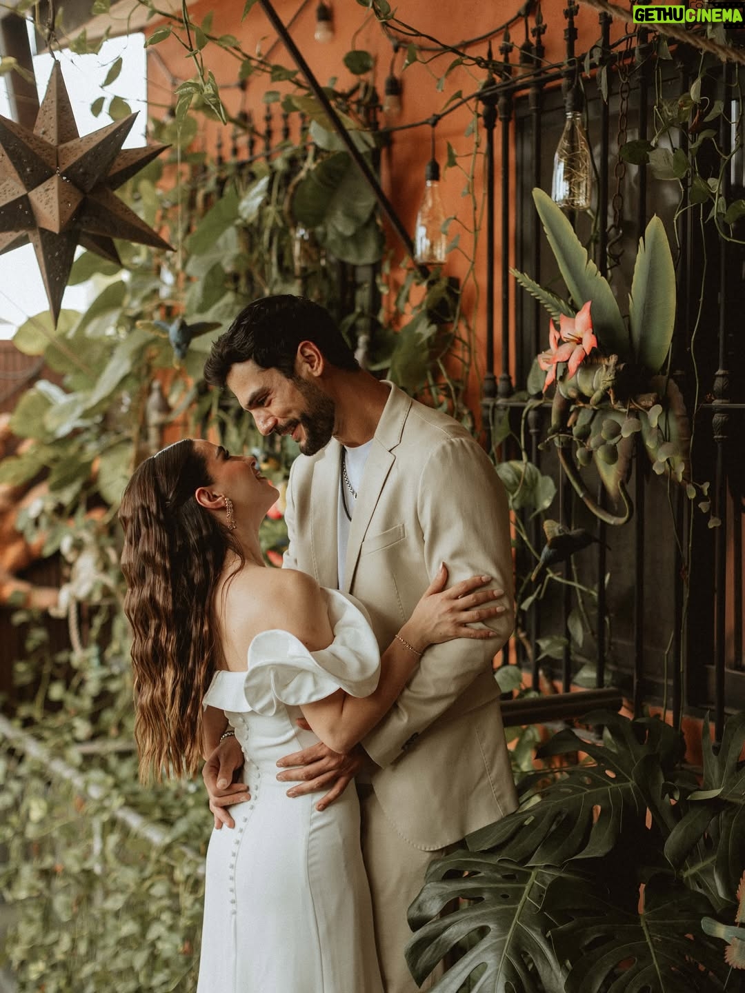 Fernanda Urdapilleta - 131.2K Likes - Fotos antes de nuestra boda civil pt. 1 🤍 (si, hay varias partes jiji 🤭) 
A casi un mes del mejor fin de semana de nuestras vidas (ya se, que rápido se pasa el tiempo 😱) empezamos a compartir nuestros momentos más especiales. 
Te amo con todas mis fuerzas @ramses_aleman aún no me creo que seas mi esposo!
