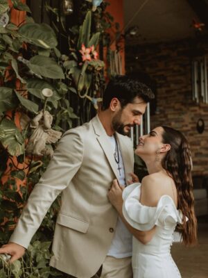 Fernanda Urdapilleta Instagram - Fotos antes de nuestra boda civil pt. 1 🤍 (si, hay varias partes jiji 🤭)
A casi un mes del mejor fin de semana de nuestras vidas (ya se, que rápido se pasa el tiempo 😱) empezamos a compartir nuestros momentos más especiales.
Te amo con todas mis fuerzas @ramses_aleman aún no me creo que seas mi esposo!