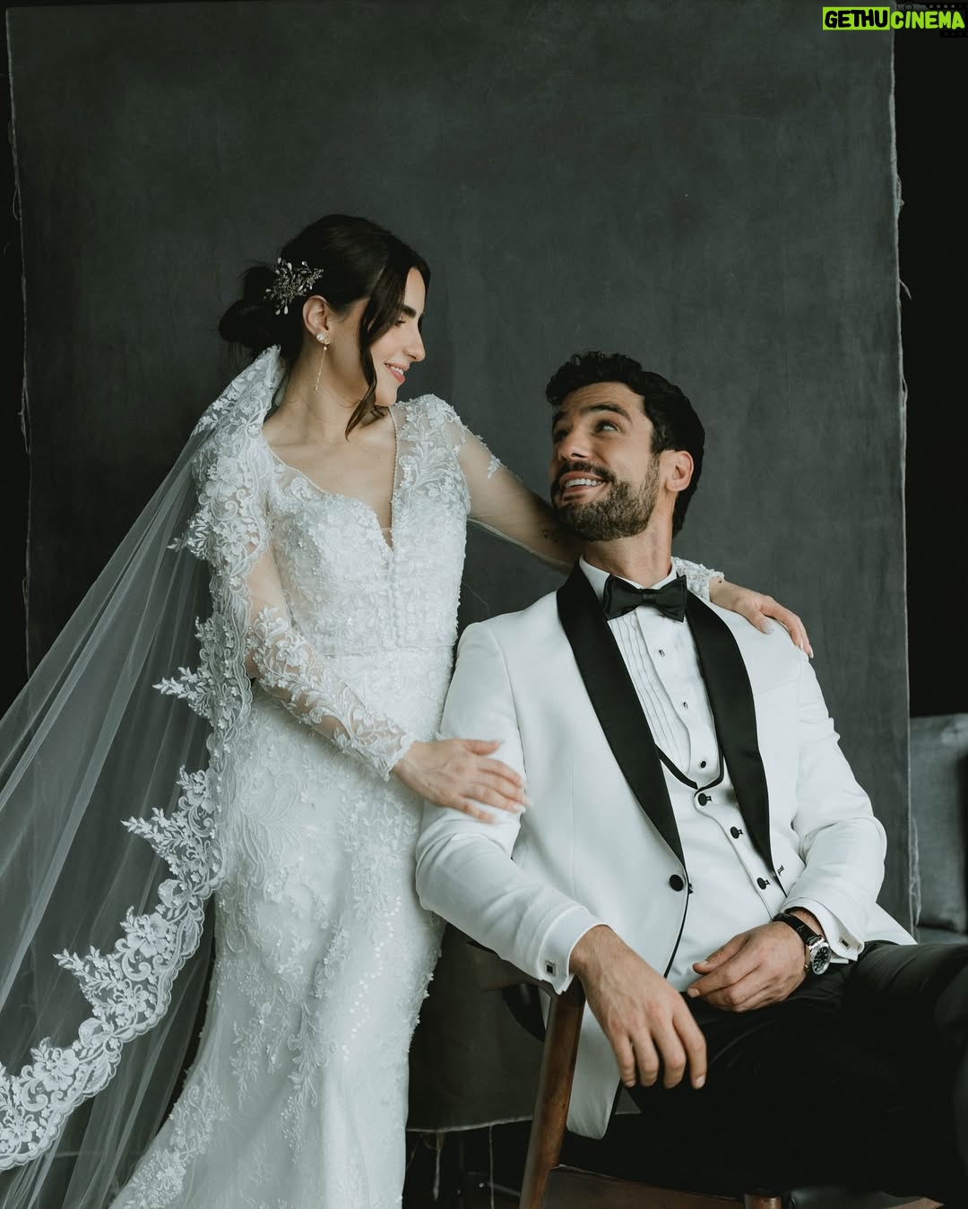 Fernanda Urdapilleta - 178.7K Likes - FER&RAMSES . Fui el fotógrafo de esta pareja con una historial literal de telenovela, esta es una primera entrega de los retratos de una gran historia que está escribiéndose página a página.