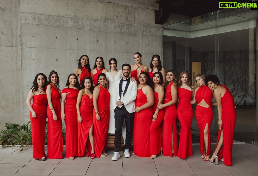 Fernanda Urdapilleta - 126.3K Likes - the “I do crew” wearing @wearecruella ❤️ de lo primero que elegí en la preparación de mi boda, fue quien iba a vestir a mis damas y no me equivoqué! Gracias Cruella por hacer este sueño realidad y por ser nuestras cómplices en este día tan importante!