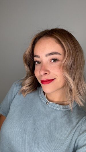 Ferny Graciano Instagram - Amando este nuevo loook ❤️
Gracias a los mejores por siempre dejarme feliz 🫰🏻