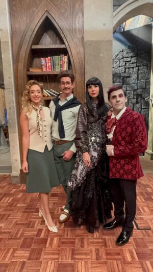 Ferny Graciano Instagram - De simples mortales… a personajes mágicos de Tomy Zombie.
Un cambio que ni la magia de Esmeralda puede superar… o sí. 🪄✨
Diseño de vestuario por: @auroraares ❤️✨
#ATH🍄 #TomyZombie #Backstage #CharacterTransformation #Serie #TVSeries #Actriz #TV