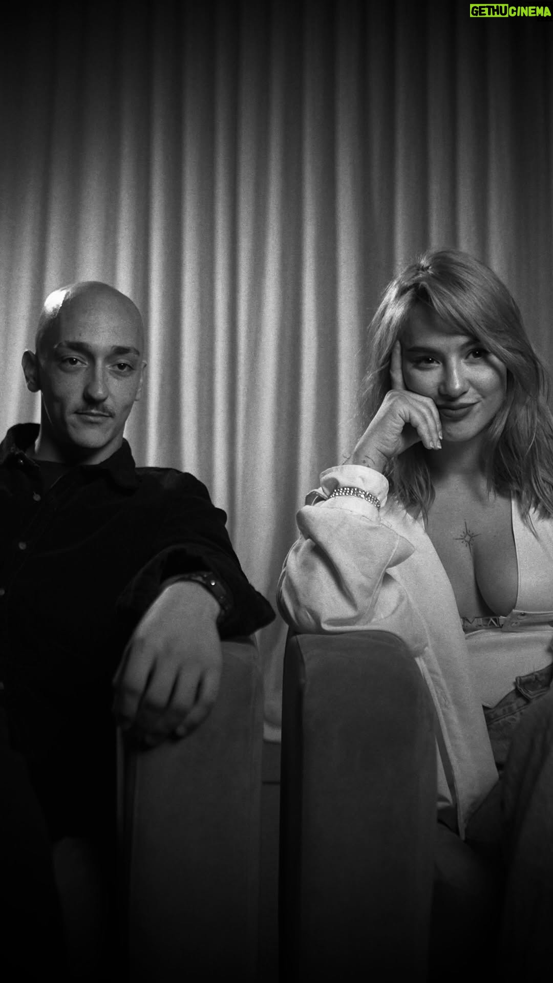 Flor Vigna - 112.4K Likes - TERAPIA DE PAREJA con @pelao.khe @florivigna @milanycapri @nacholecouna