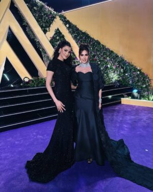 Fouz Al Fahad Instagram - سعيدة جداً بتواجدي في حدث العالم كله ينتظره ..
JOY AWARDS🏆🎩
احلى الليالي في الرياض 🇸🇦🎥