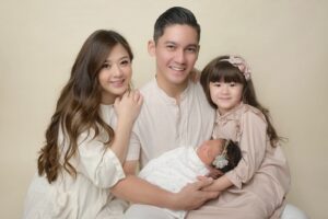 Franda Instagram - Blessed 🤍
.
📷 : @clickportraiture
#blessed #godisgood #familyportraits