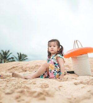 Franda Instagram - Masih gw liatin 🤨😜
.
Jangan di-slide, tar ga kuat lho ama lirikannya Vechia 😌🤪😂
.
#Bali #SamuelFrandaVechia