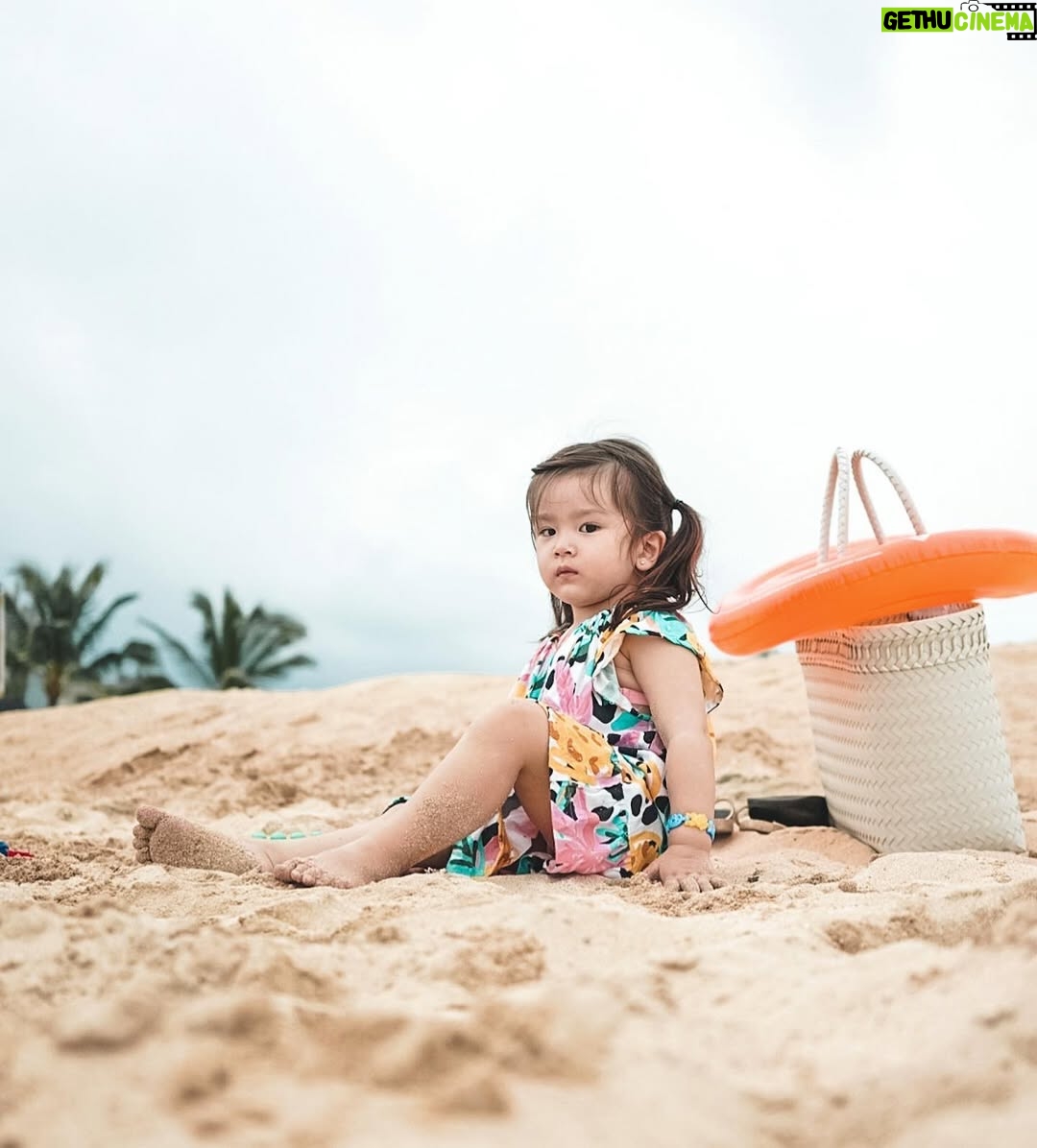 Franda - 41.7K Likes - Masih gw liatin 🤨😜
.
Jangan di-slide, tar ga kuat lho ama lirikannya Vechia 😌🤪😂
.
#Bali #SamuelFrandaVechia