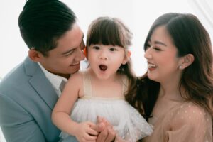 Franda Instagram - Big sister-to-be yang maunya dipanggil “kakak Vechia” 🥰🥰🥰
.
Photo : @gail.family @gidwinata
Makeup : @jealangel.works @jealangel
Franda’s dress : @bisou.attire
Vechia’s dress : @kakapofficial
.
#SamuelFrandaVechia