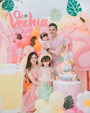 Franda Instagram - 29.04.23
Vechia’s Pool & Foam Birthday Party 🎉
.
🎂 : @momsrecipelegendbali (Thank you so much for the very cute cake 😍💕)
📷 : @tenacious.balifamily