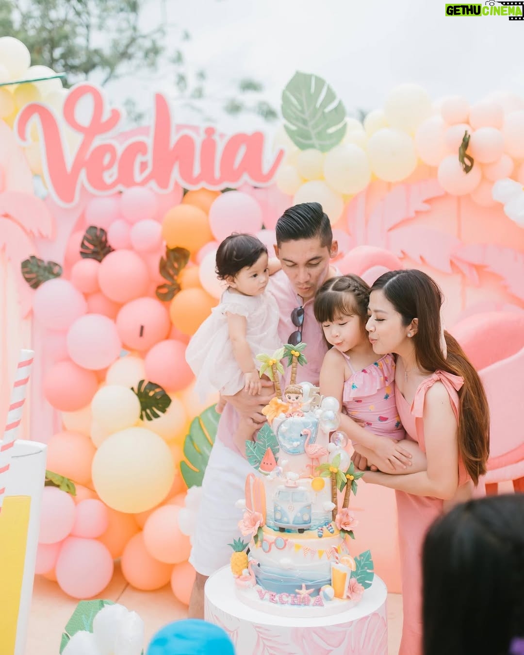 Franda - 48.6K Likes - 29.04.23
Vechia’s Pool & Foam Birthday Party 🎉
.
🎂 : @momsrecipelegendbali (Thank you so much for the very cute cake 😍💕)
📷 : @tenacious.balifamily