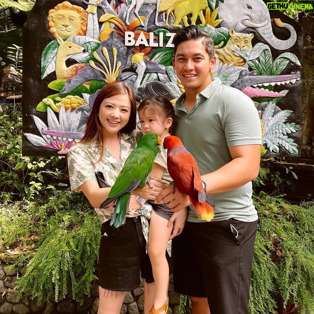 Franda - 44.4K Likes - Had so much fun at @balizoo 🥳🎉
Ini kedua kalinya ke Balizoo dan ga pernah bosen 🤩 Apalagi ada yg baru di Balizoo yaitu area Savannah, suasananya Afrika gituu.. kita bisa liat plus kasih makan African Lion-nya Balizoo yang gagah & terlihat sehat bangettt 🦁
.
Yang punya anak wajib sih kesini.. tempatnya nice & kids friendly banget.. anak2 pasti suka deh! 🎉
.
@balizoo
#explorebalizoo #balizoo #bali
#SamuelFrandaVechia