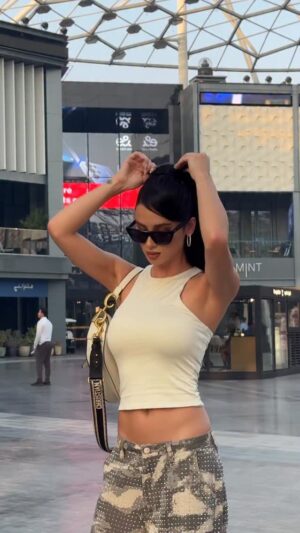 Franki Russell Instagram - dubai heat ❤️🔥
@fashionnova