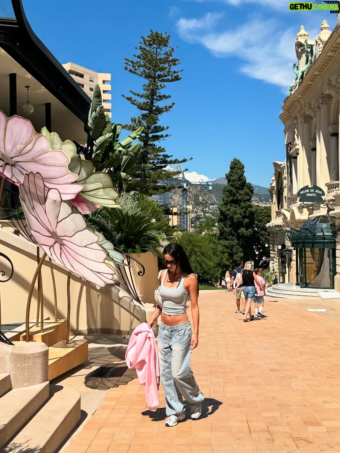 Franki Russell - 3.6K Likes - Monaco for the @e1series 🛥️🍾