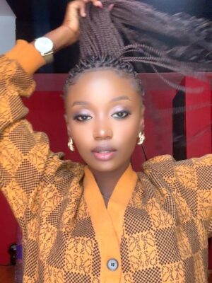 Frida Amani Instagram - 😍😍 mahaba mengiiiiiiiiiii
Wewe na Mimi
Bio👌 ina link