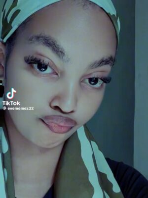 Frida Amani Instagram - Wasije kukuibaaa ila ndo litani😭😭😭😭😭
Wewe na Mimi