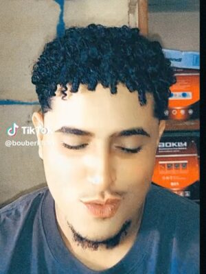 Frida Amani Instagram - Wasije kukuibaaa ila ndo litani😭😭😭😭😭
Wewe na Mimi