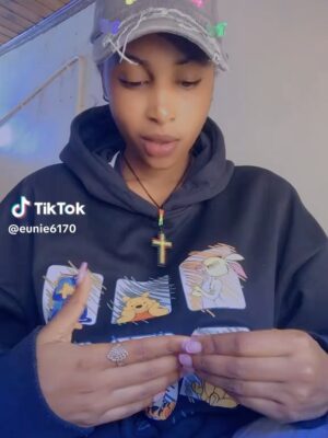 Frida Amani Instagram - 😍😍 mahaba mengiiiiiiiiiii
Wewe na Mimi
Bio👌 ina link