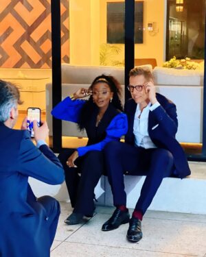 Frida Amani Instagram - Two presidents 😎🇫🇮👑
President of Finland, @alexstubb — and the President of Hip Hop 👑
Cooler than ice, everything presidential.
Big love to the Finland embassy @finlandintanzania for the warm welcome to me and my band as we celebrate 60 years of diplomatic friendship between Finland and Tanzania.
#hiphopontop