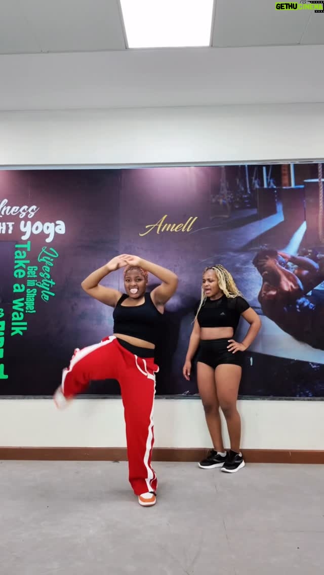 Frida Amani - 2.8K Likes - WEWE NA MIMI ❤️ tag @fridaamaniofficial & @realjaymelody Dc: @angelnyigu 
Cc: @tanzania_dance
