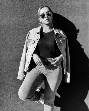 Fryat Yemane Instagram - Denim is a love that never fades🦋 #denimlover💙