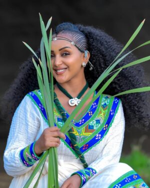 Fryat Yemane Instagram - 🍀ኣሸንዳና🍀
Dress @dirmug
Hair @dirmug
Jewelry @dirmug
📞 251911897361
📞 12027585104
Photography @glory_studio3