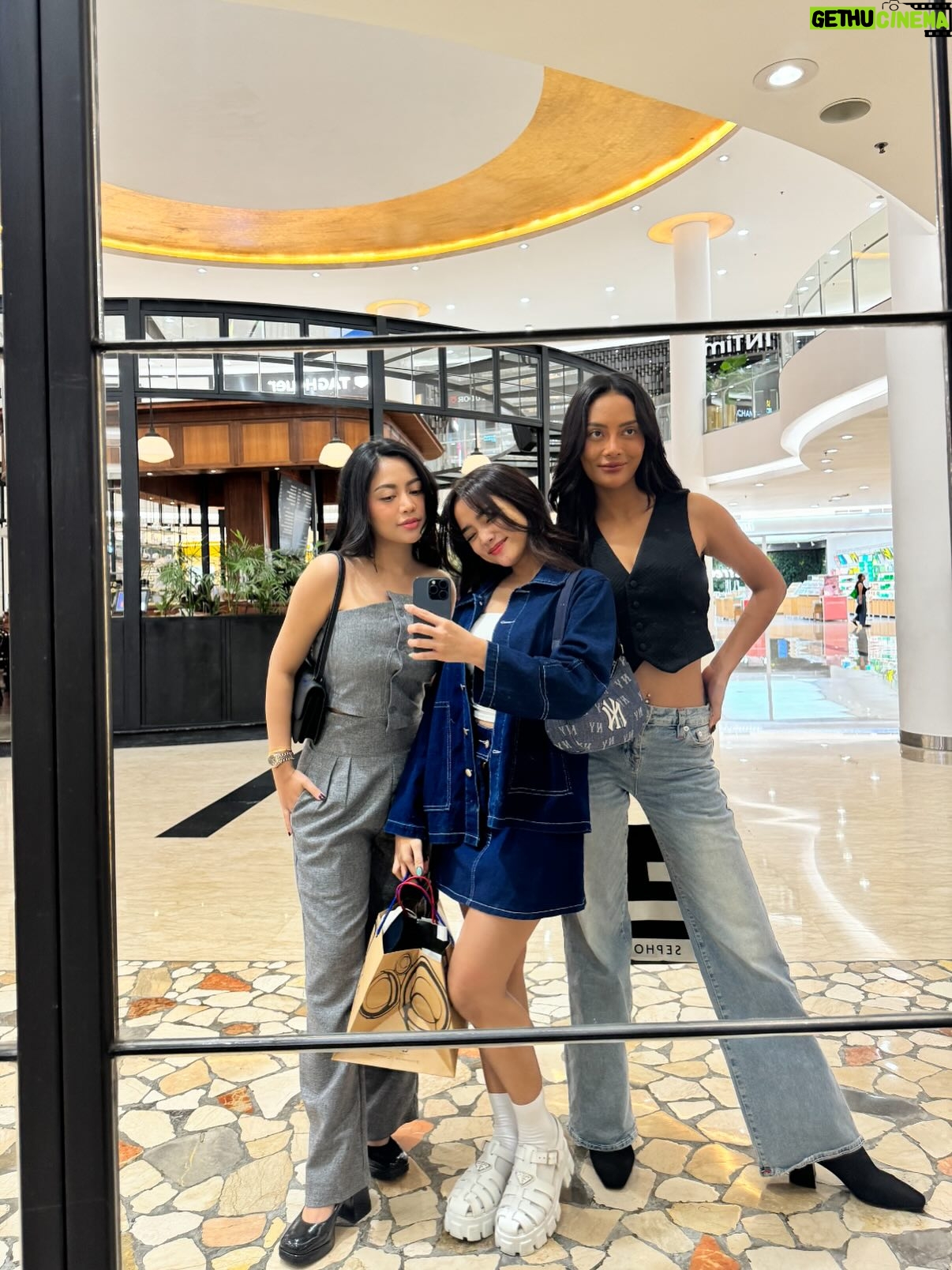 Fujianti Utami Putri - 1.2 Million Likes - Happy birthday mba er @eri.carl, i really miss your smile, please be happy yaa this too shall pass 🤍