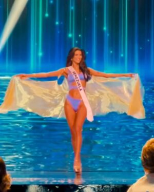 Gabriela Isler Instagram - Hay momentos que unen a un país entero en un mismo sueño, y ver a nuestra reina @ileanamarquezpedroza brillar en el escenario de @MissUniverse será uno de ellos 🙌🏼🇻🇪
Como venezolana y parte del equipo @missvenezuela, siento un orgullo inmenso al ver su autenticidad y su capacidad de conectar con otros traspasar una pantalla... Ileana no solo representa nuestra belleza, es un ejemplo de esa determinación y carisma que nos hace únicos en el universo ✨
Hemos sido testigos de tu dedicación, tu evolución y tu luz, durante meses de trabajo en equipo. El Miss Venezuela está orgulloso de ti y de todo lo que has logrado 🙌🏼.
Ile, esta noche es tuya… Venezuela esta contigo en cada paso, mientras llevas contigo la bendición de Dios y tu Virgen de la Guadalupe ✨🙏🏼
¡A brillar como solo tú sabes hacerlo! ♥️🌟
Recuerda que podrás verlo en Venezuela a través de @venevision y #VenevisionPlay 📺 📲
Fotos by @changophoto
#MissUniverse #MissUniverseVenezuela #PorlaOctavatengofe