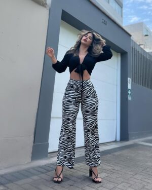 Gabriela Serpa Instagram - 🖤