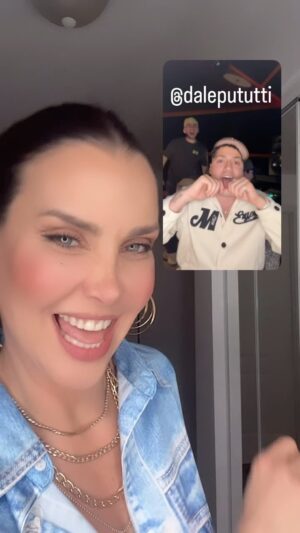 Gabriela Vergara Instagram - Hoy sale esta canción. Es del talentoso artista cubano americano @dalepututi. Cantante, compositor y productor musical, querido en el medio, ha quien te tenido el honor de entrevistar y que tiene la cualidad de hacer música que me hace feliz, me contenta, me hace bailar. #EstoyBendecido ha sido parte de mi playlist desde que salió, ahora #pomadita se une a la lista para comenzar día con #afirmación #positiva, #manifestacion y sacudiéndome mas de un envidioso jajajaja ojalá les guste. Si es así, ve a su cuenta, apóyalo, escríbele algo, busca la canción y cuando la bailes acuérdate de mí 😜. Gracias @calipsomiami. Por cierto, y antes de que empiece la pelea, la imagen esta invertida. La señal de la Cruz fue con la derecha