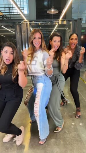 Gabriela Vergara Instagram - Y pensar que asi es nuestro trabajo y por eso nos pagan…
Y lo mas importante es el #ExtraMoney 🤑💵💸
Somos @americanhelpcenters tu opción en Casi de Accidentes: de auto, laboral o resbalón y caída en todo 🇺🇸
Contáctanos!