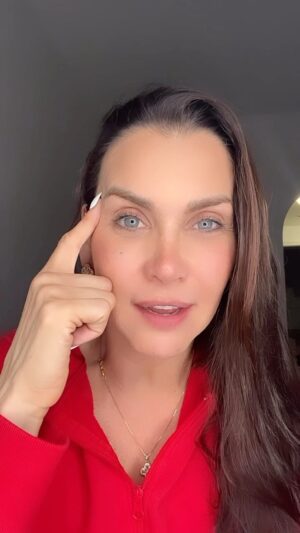 Gabriela Vergara Instagram - Esta es la parte más difícil para nosotros… alinear cuerpo, espíritu y mente hacia la libertad. Otros se están jugando la vida literalmente. Nuestra pelea es con nuestra cabeza y el corazón. Tu palabra y pensamiento tiene poder. Mantener el foco es importante. Estamos unidos y debemos permanecer unidos. En una batalla hay diferentes puestos de lucha, cada uno desde donde puede desempeñarse mejor. @egonzalezurrutia, presidente, fue embajador, conoce muy bien la línea diplomática internacional y desde allí será más útil@y estará fuera se las garras del régimen. @mariacorinamachado es el bastión interno y sigue expuesta. No la dejaremos sola, no de acción, palabra ni pensamiento. No bajemos la guardia. En las estrategias no se anuncian ni se explican loa movimientos. Calma, calma… y foco
