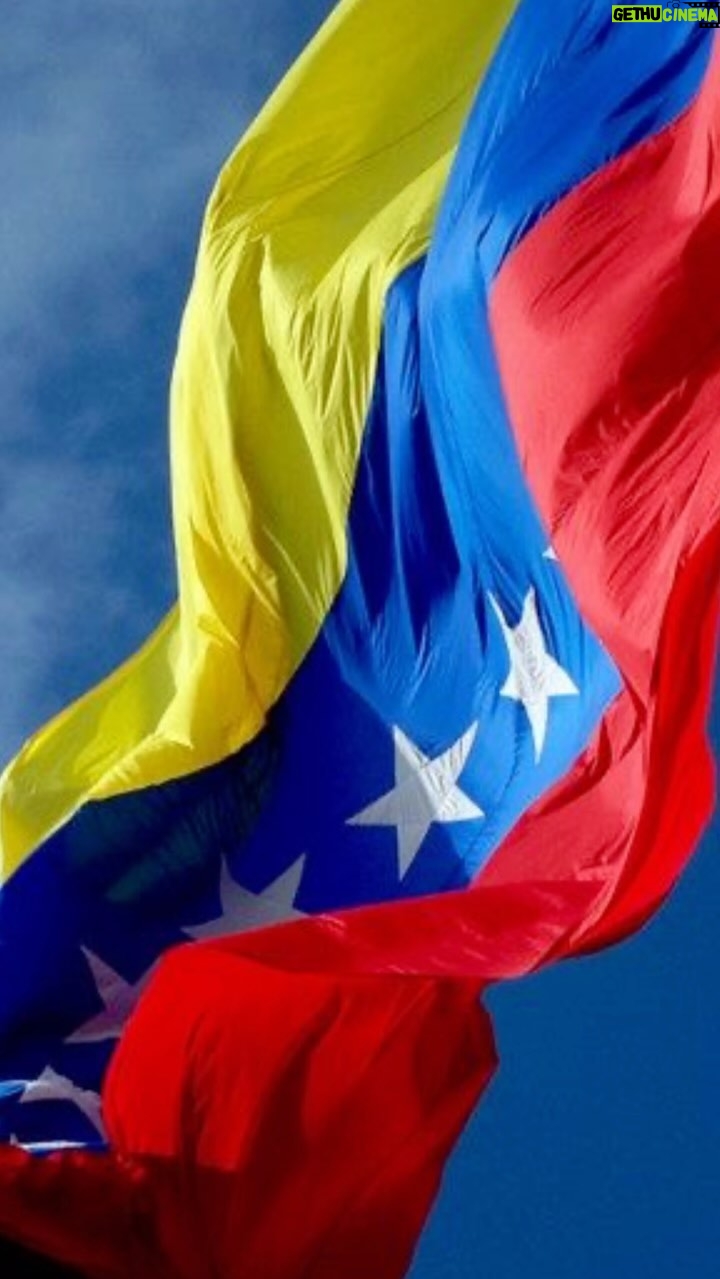 Gabriela Vergara - 55.6K Likes - La tierra que me vio nacer 💛💙❤️ 
“Aquí no se pida nada “ Gracias por la colaboración de @marialecanonico @er1khung @ramoncastro77 @venenosandoval @somoscosmolandia @nkprofeta @pastoroviedo @thegringovenezolano @jorge_matamoros @maydavila @franciscoleon @willymartin @vergaragabriela @ninaguimera @tonnyboom @andresimonne 🙏🙏🙏🙏