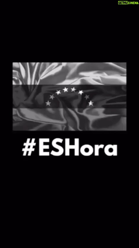 Gabriela Vergara - 7K Likes - Es Hora. Tu también sufres mientras ellos se esconden tras el arma que tu empuñas y más adelante se lavaran las manos bañadas de sangr3 y te harán culpable de las órdenes que te dieron. Tu quieres vivir en paz, tu mereces un país mejor. Únete a la verdad. #Eshora