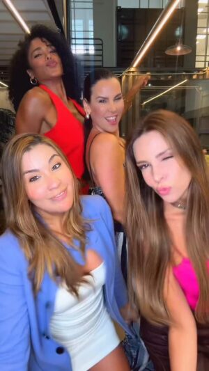 Gabriela Vergara Instagram - Tropicoquetas!
Menciona a tu amiga con la que vas a bailar este trend de La Bichota @karolg 💃🏾 #tropicoquetachallenge
Así despedimos Junio, listas para lo mejor en este próximo mes 🙏🏼❤️🙌🏾👏💃🏾